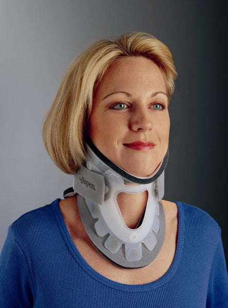 ProCare® Transitional 172 Rigid Cervical Collar with Replacement Pads